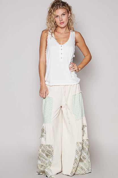 Scoop Neck Sleevleess Lace Trim Back Open Knit Top