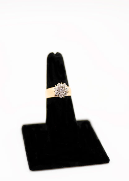 Vintage 10K Yellow Gold Illusion Diamond Flower Style Ring