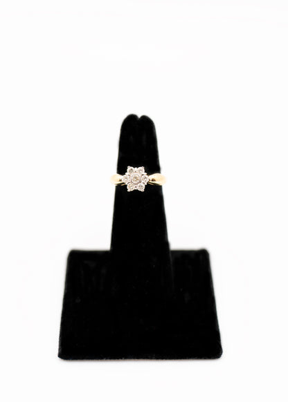 Vintage 14k Gold and Diamond Diamond Floral Daisy Ring
