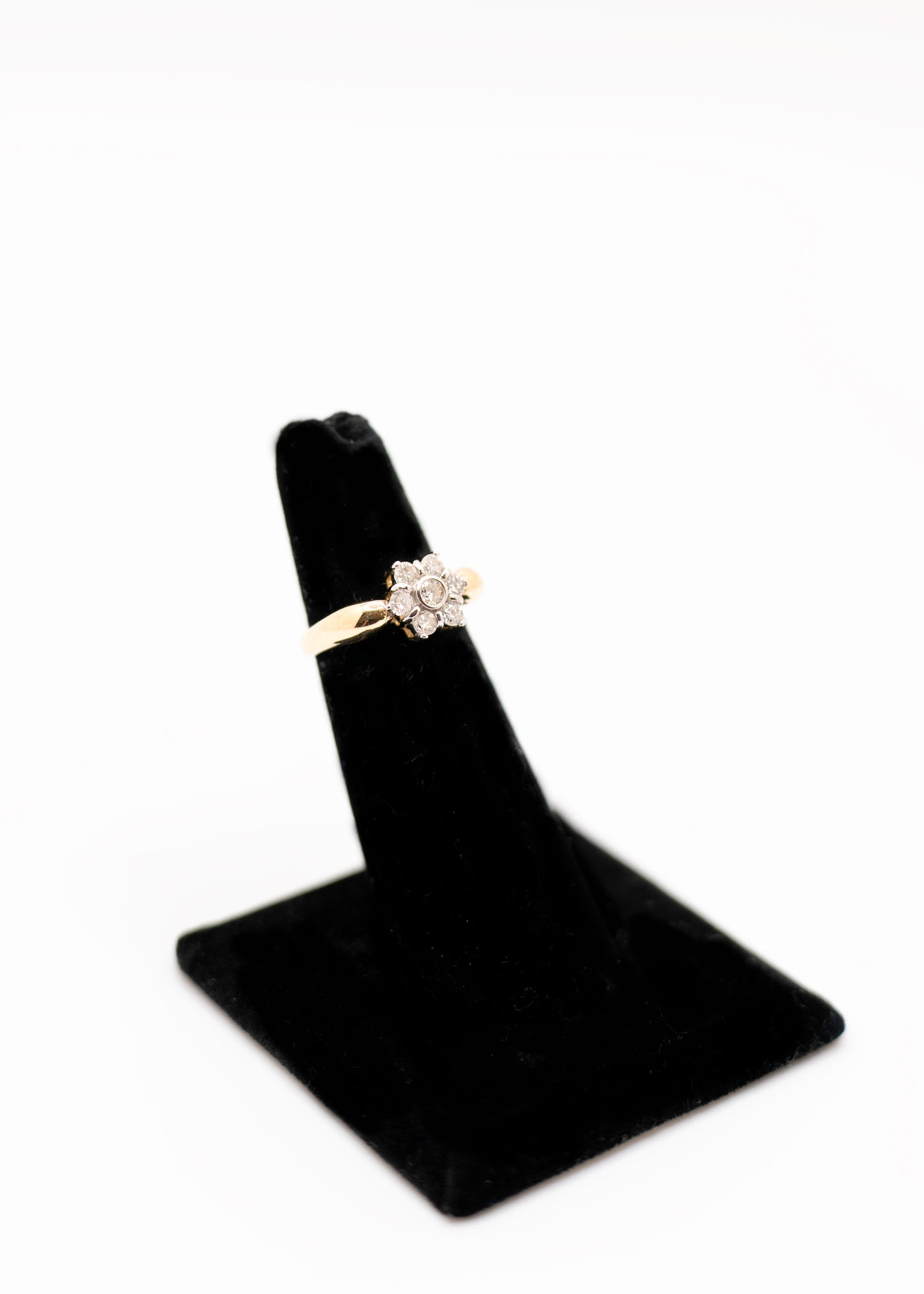 Vintage 14k Gold and Diamond Diamond Floral Daisy Ring