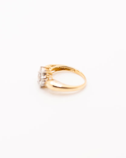 Vintage 14k Gold and Diamond Diamond Floral Daisy Ring