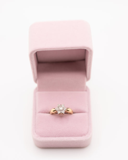Vintage 14k Gold and Diamond Diamond Floral Daisy Ring